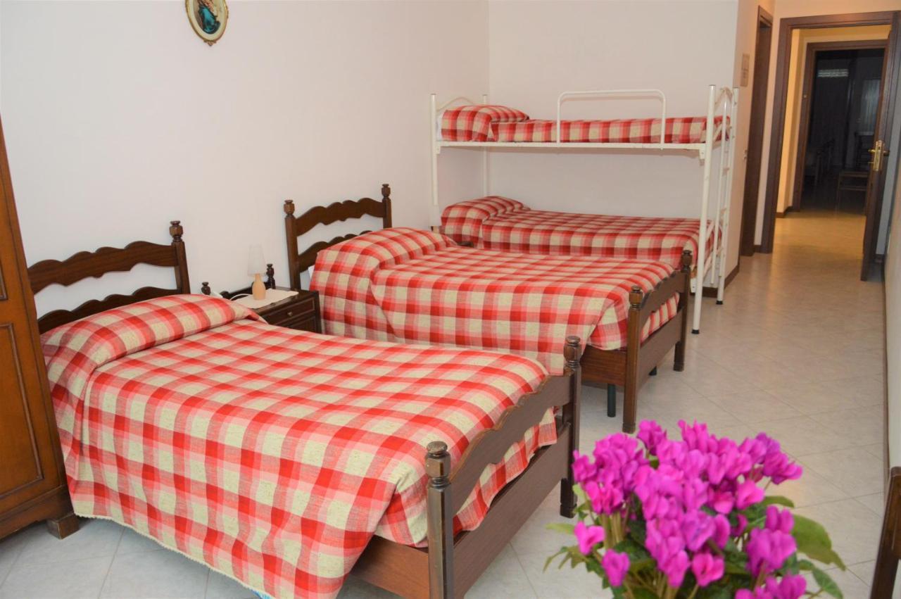 Hotel Domus Achille Fosco Ciampino Exterior foto